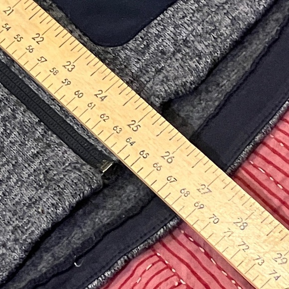 FarWest women’s size small Gray Black Hooded zip up fleece Jacket w/ thumb holes - Picture 8 of 14